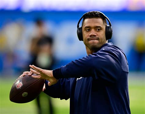 Broncos’ Russell Wilson hopes to stay in Denver despite being benched: “I hope that it’s here for a long time”